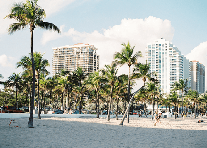 What area code is 786 >> Get a 786 phone number in Miami | Ringover